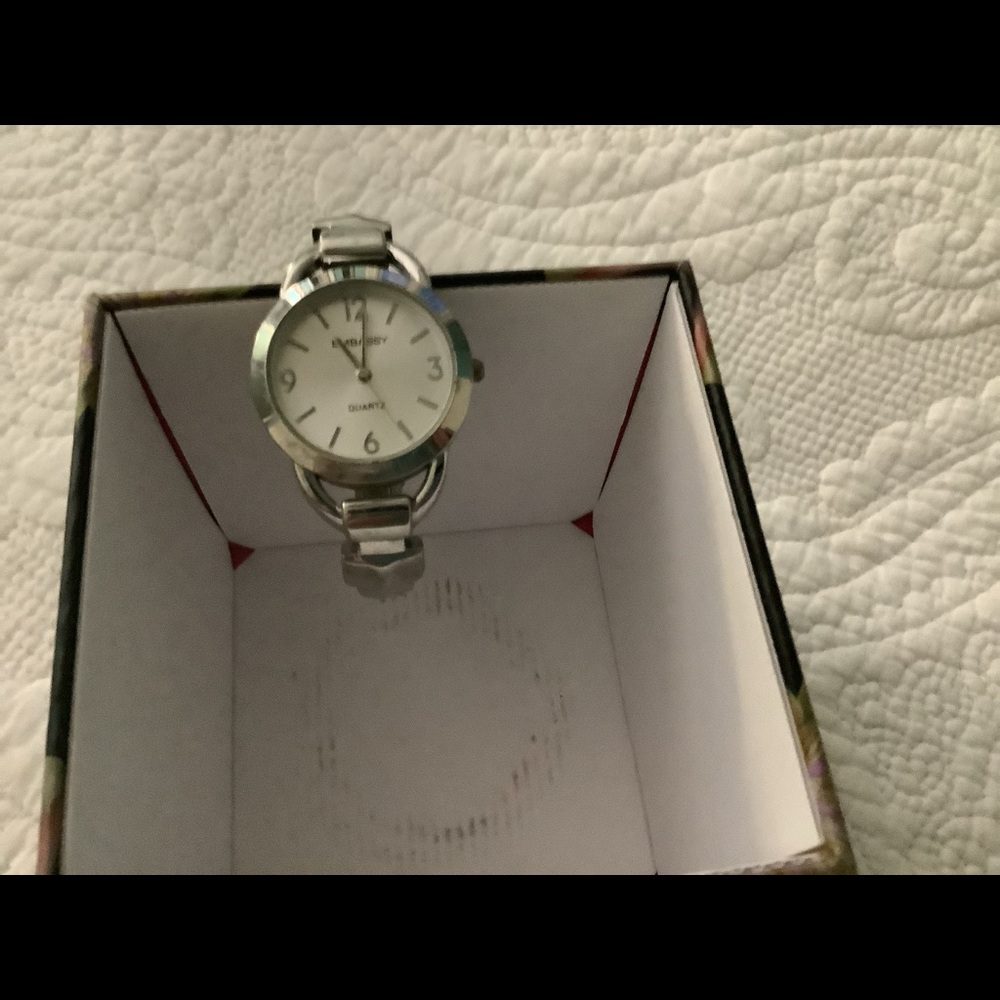 Watch - Picture 3 of 3